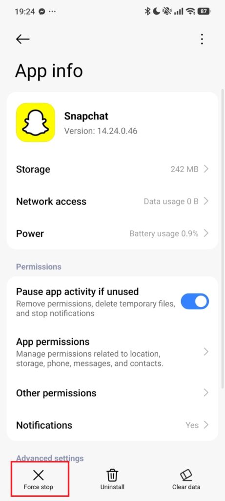 Snapchat App info screen with Force stop highlighted